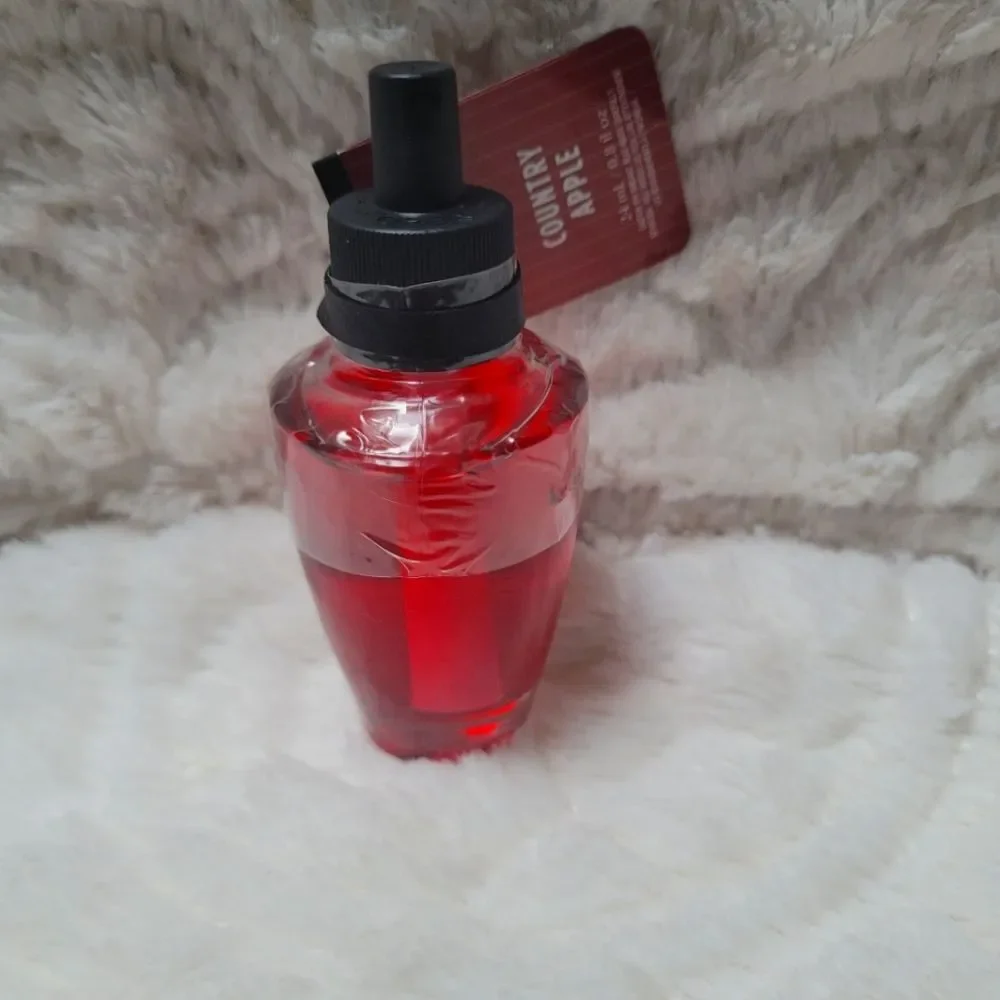 BBW White Barn Country Apple Wallflower Refill Bulb New OOS